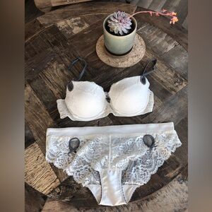 Elle MacPherson Bra and Pantie Set